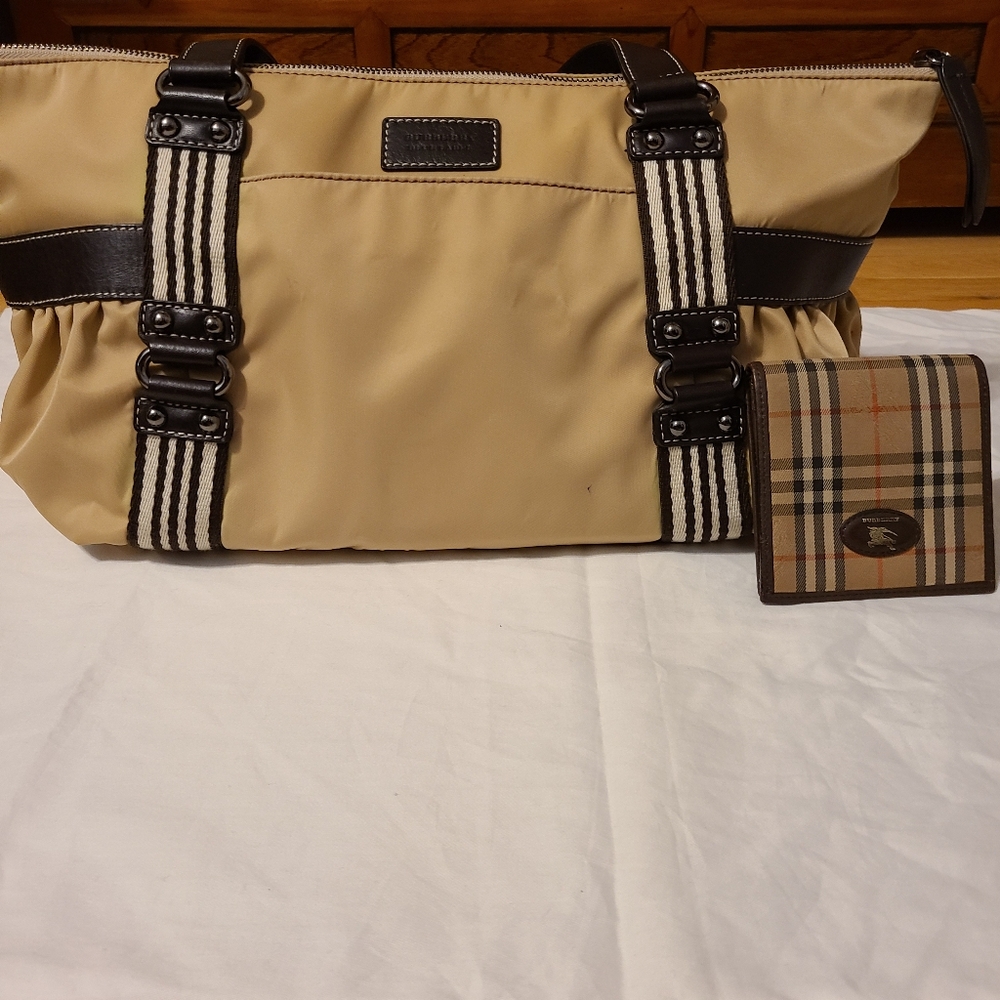 Burberry Bundle (Tote and wallet)